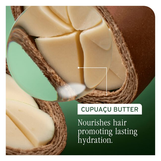 Close-up of cupuaçu butter with text highlighting its benefits for hair.